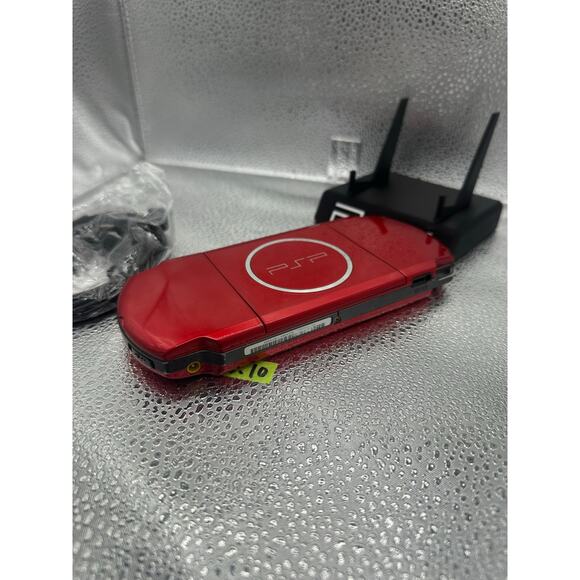 psp 3000 w/charger & new battery - Picture 6 of 7